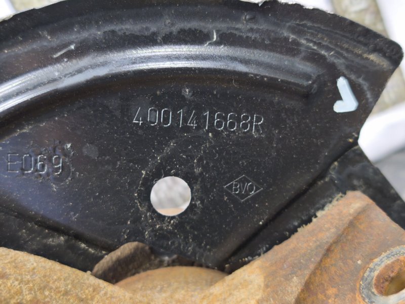 Кулак поворотный