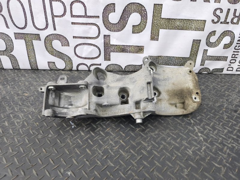 Кронштейн генератора