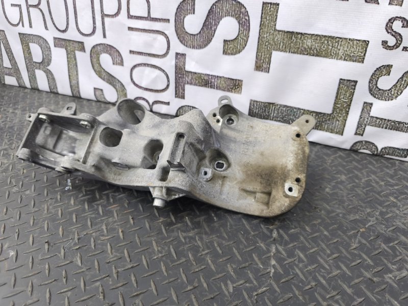 Кронштейн генератора