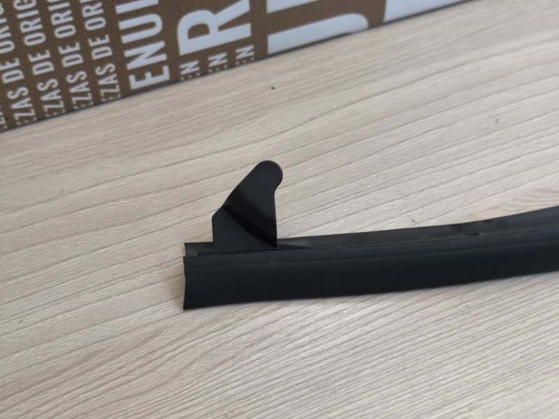 Уплотнитель двери