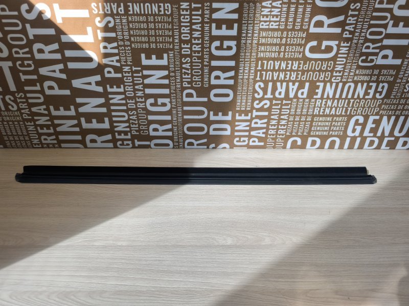 Уплотнитель стекла двери внешний