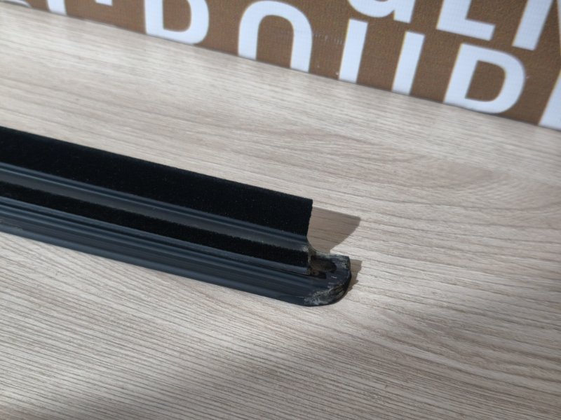 Уплотнитель стекла двери внешний