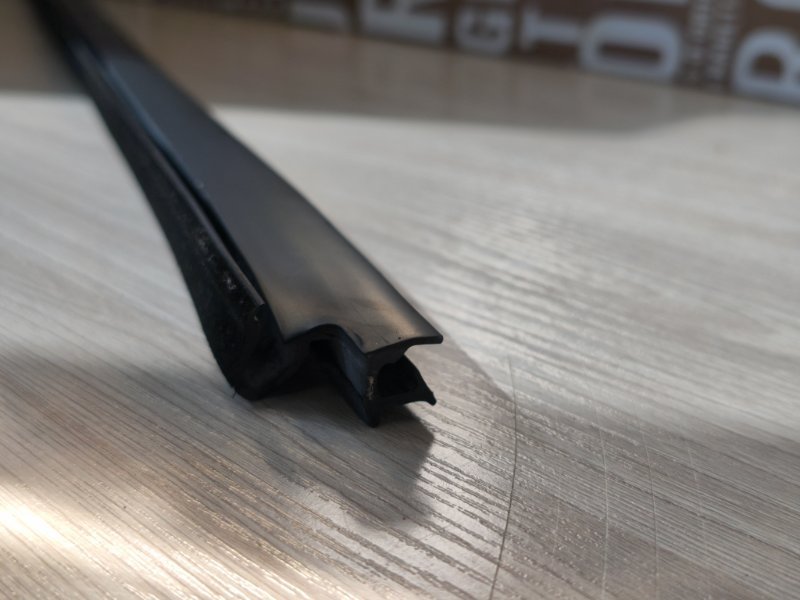 Уплотнитель стекла двери внутренний