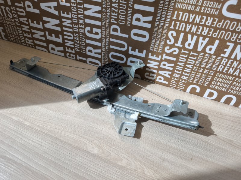 Стеклоподъемник    двери