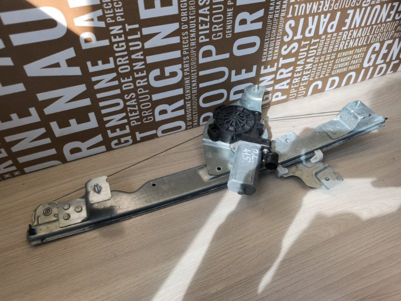 Стеклоподъемник    двери