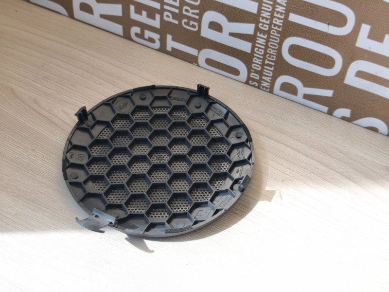 Крышка динамика