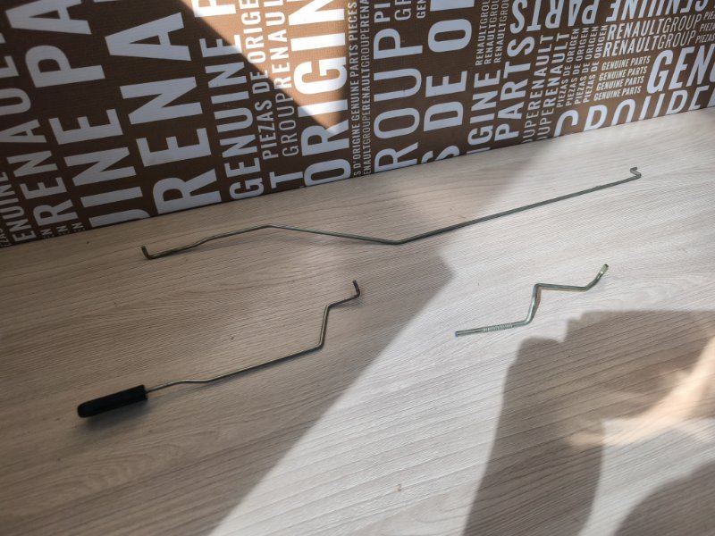 Тяга замка двери