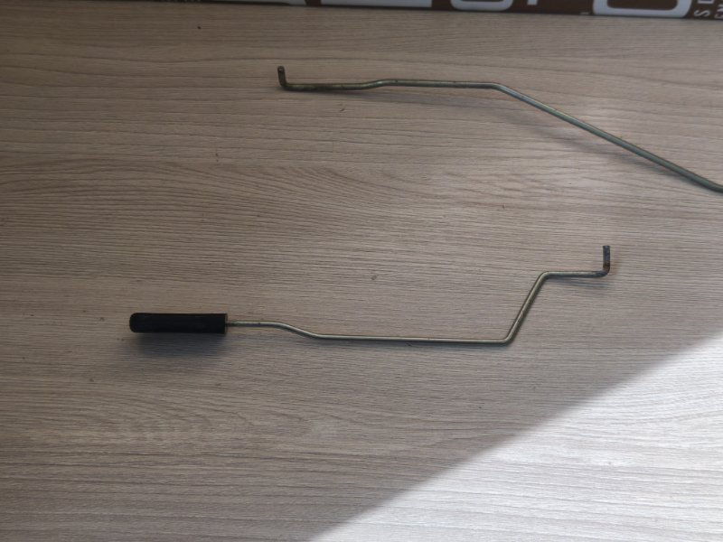 Тяга замка двери