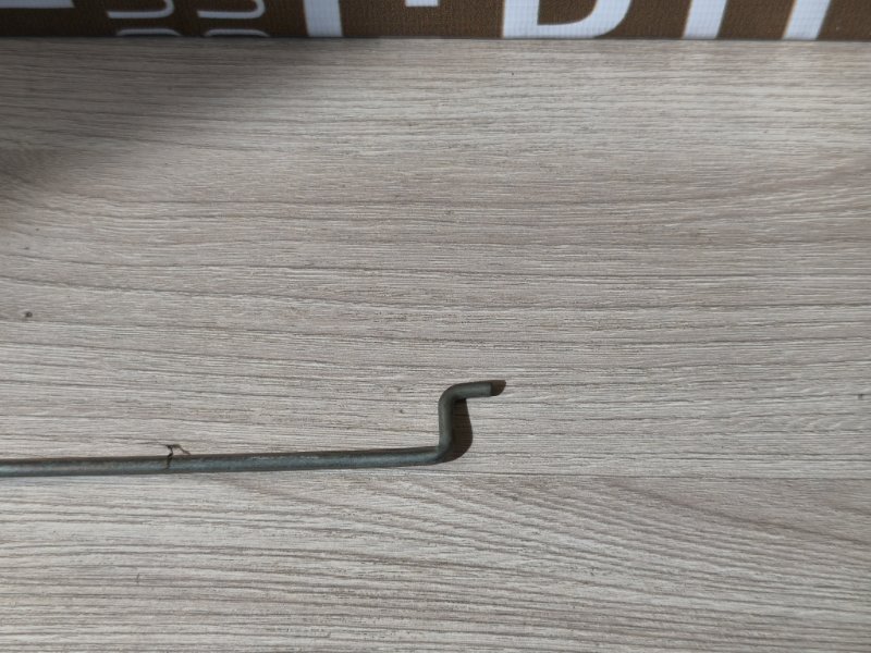 Тяга замка двери