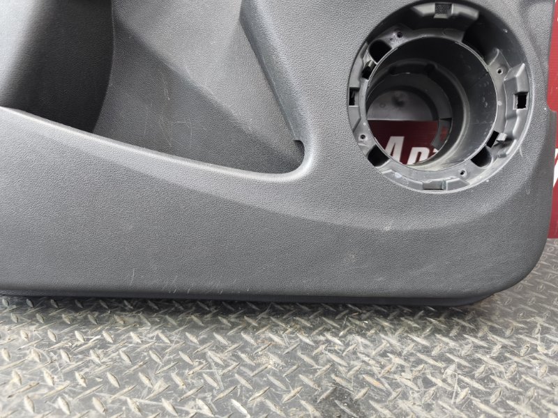 Обшивка боковой двери