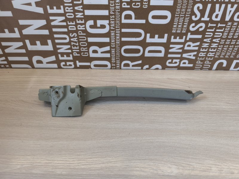 Направляющая стекла     двери