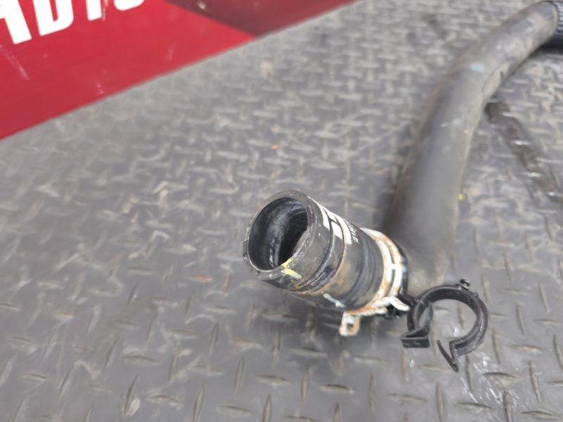 Патрубок радиатора