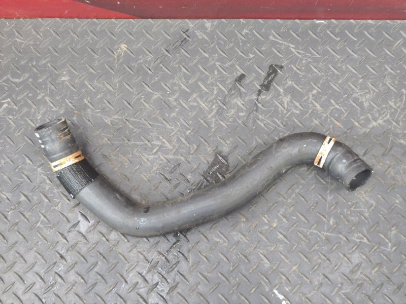 Патрубок радиатора