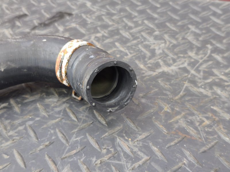 Патрубок радиатора