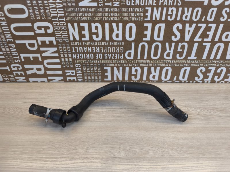 Патрубок радиатора