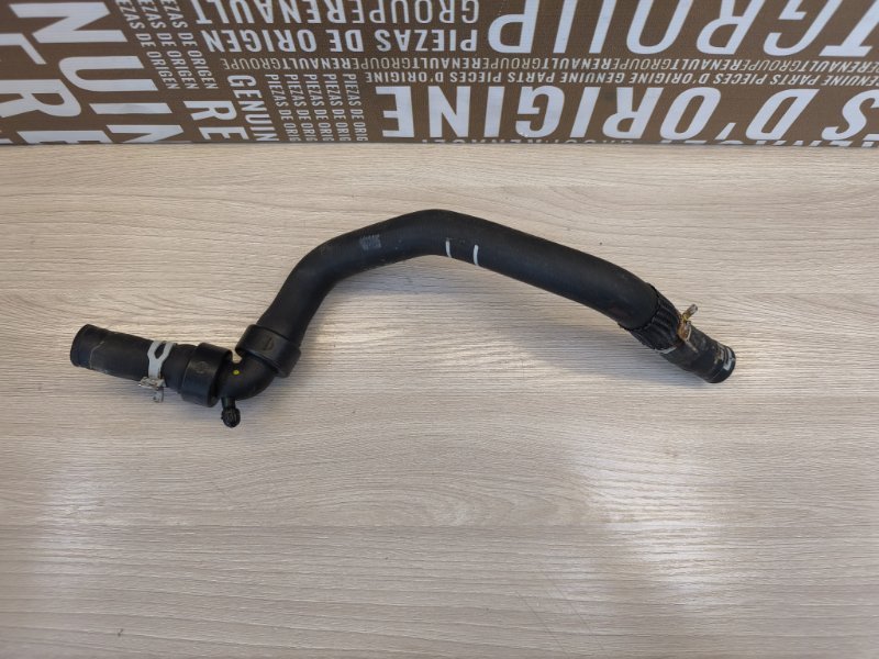 Патрубок радиатора