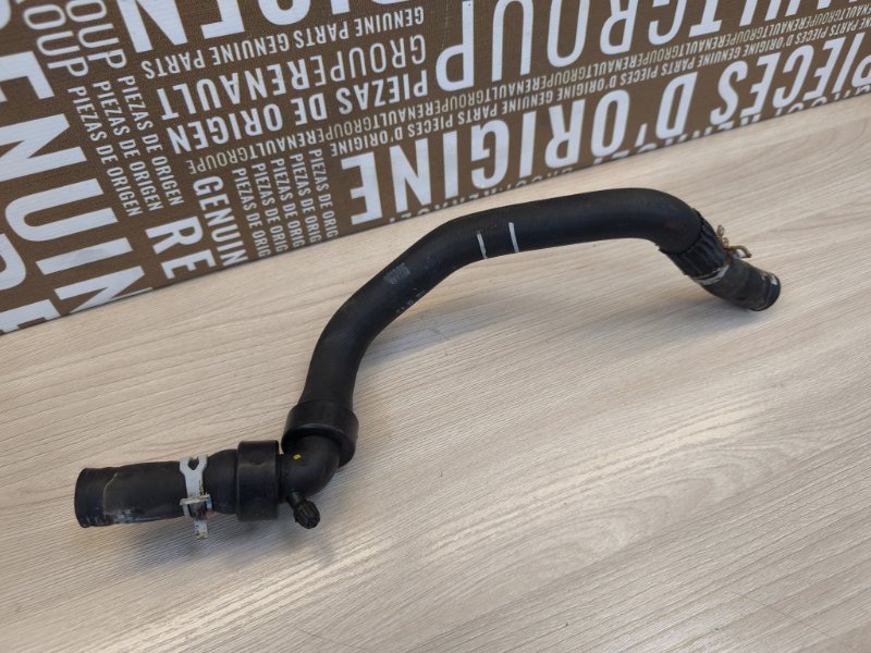 Патрубок радиатора