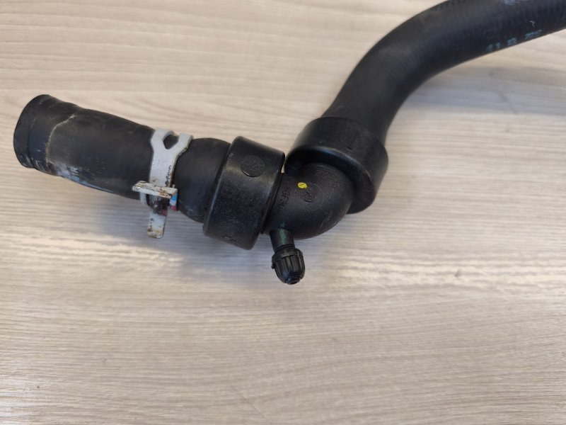 Патрубок радиатора