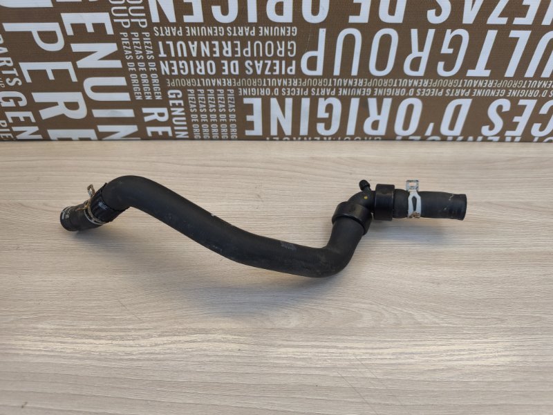 Патрубок радиатора