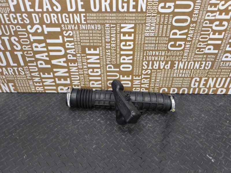 Патрубок воздушного фильтра