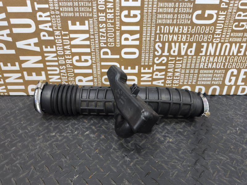 Патрубок воздушного фильтра