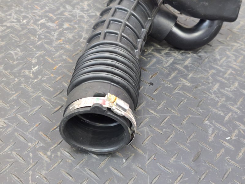 Патрубок воздушного фильтра