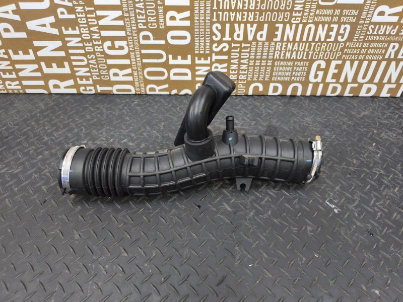 Патрубок воздушного фильтра