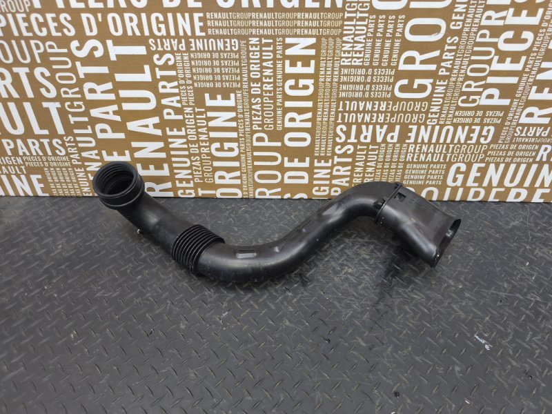 Патрубок воздушного фильтра