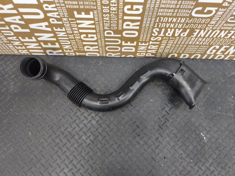 Патрубок воздушного фильтра