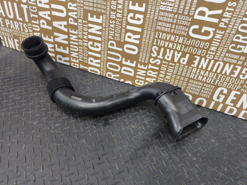 Патрубок воздушного фильтра