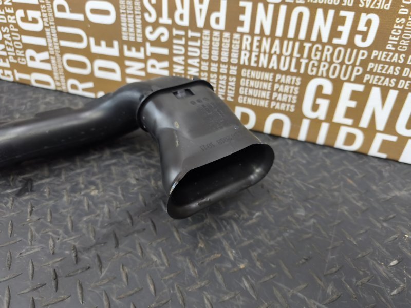 Патрубок воздушного фильтра