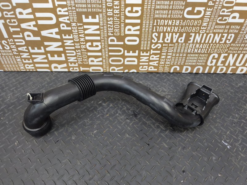 Патрубок воздушного фильтра