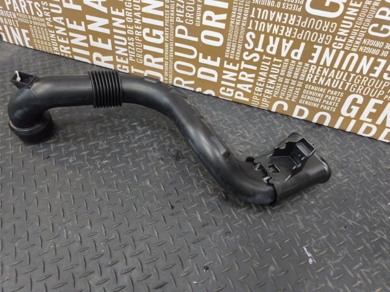 Патрубок воздушного фильтра