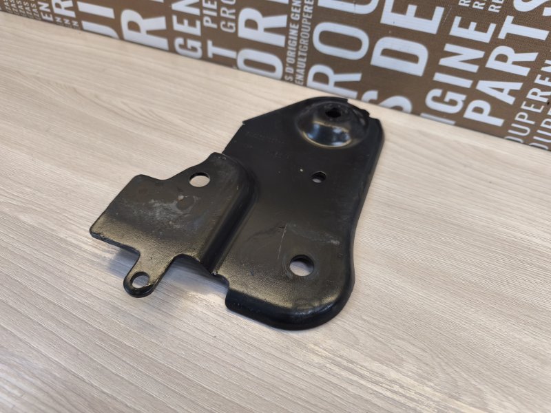 Кронштейн подрамника