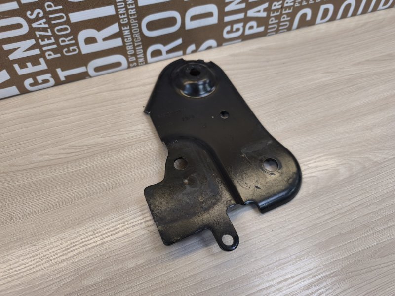 Кронштейн подрамника