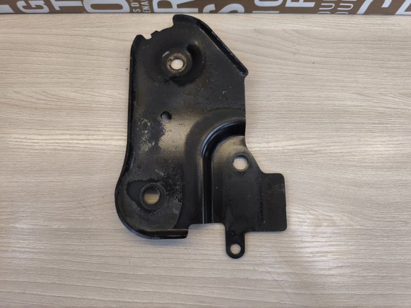 Кронштейн подрамника