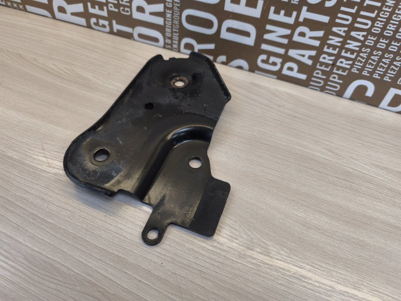 Кронштейн подрамника