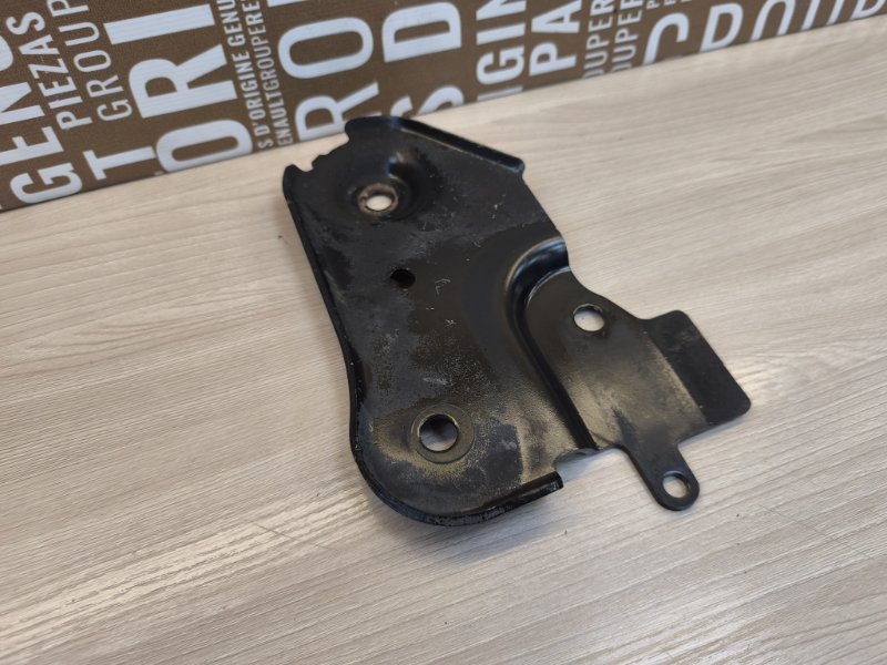 Кронштейн подрамника