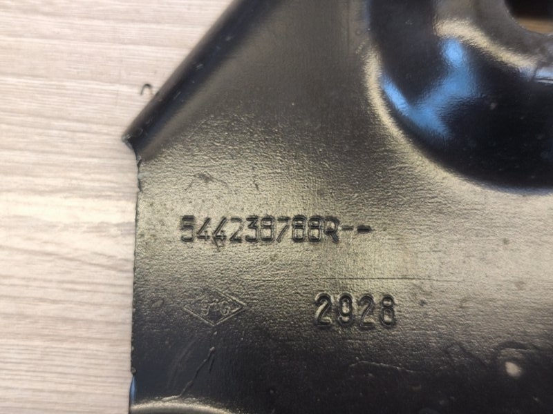 Кронштейн подрамника