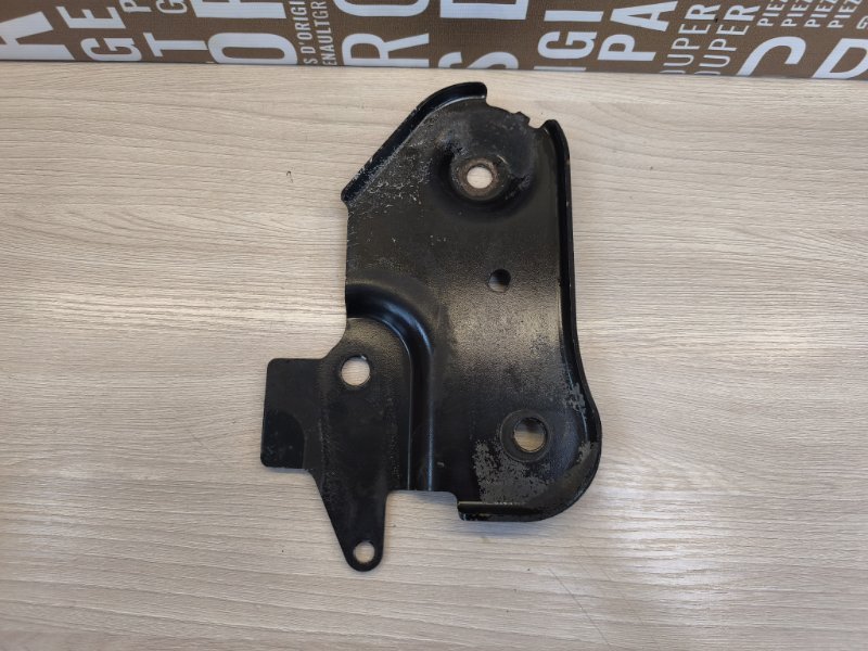 Кронштейн подрамника