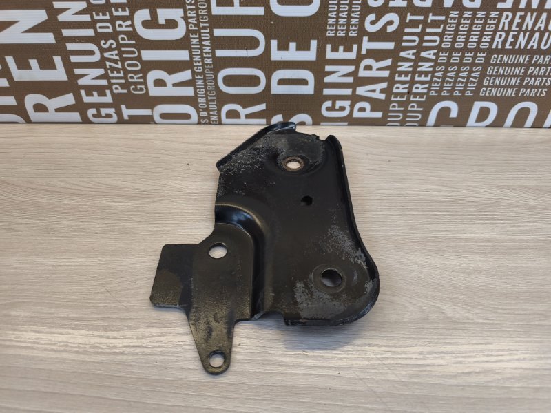 Кронштейн подрамника