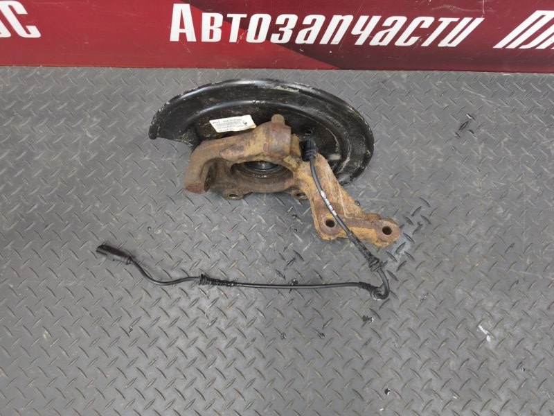 Кулак поворотный