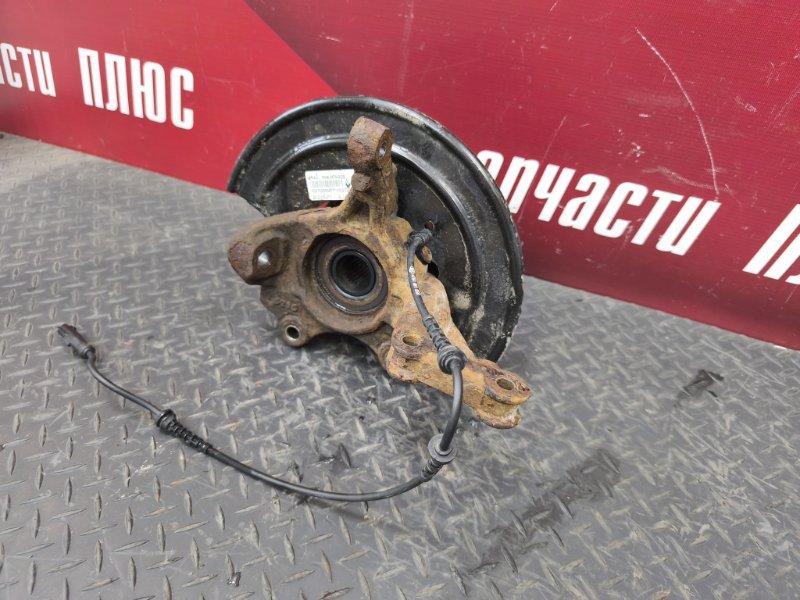 Кулак поворотный