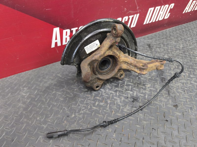 Кулак поворотный