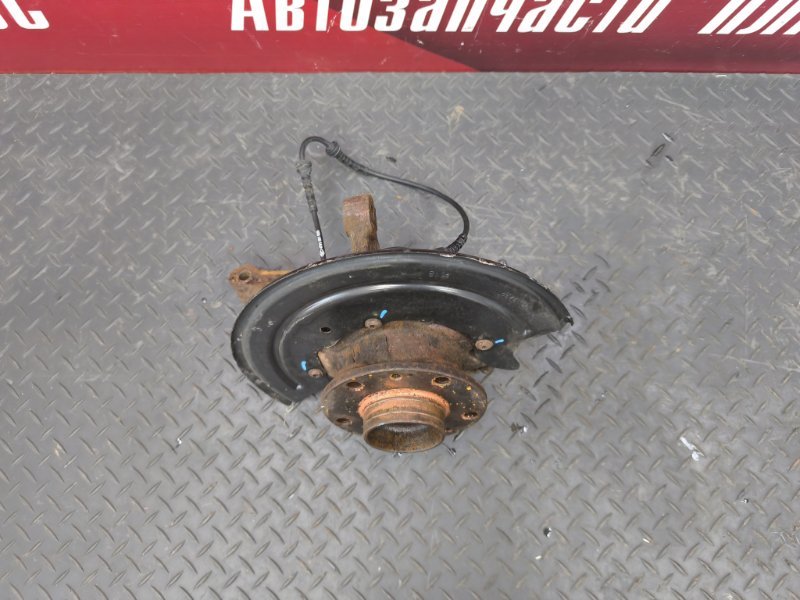 Кулак поворотный