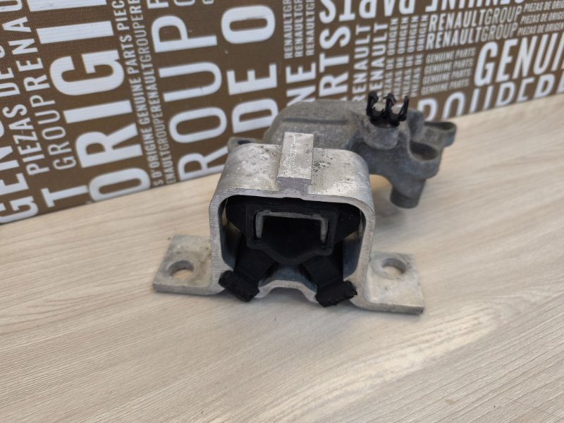 Опора двигателя