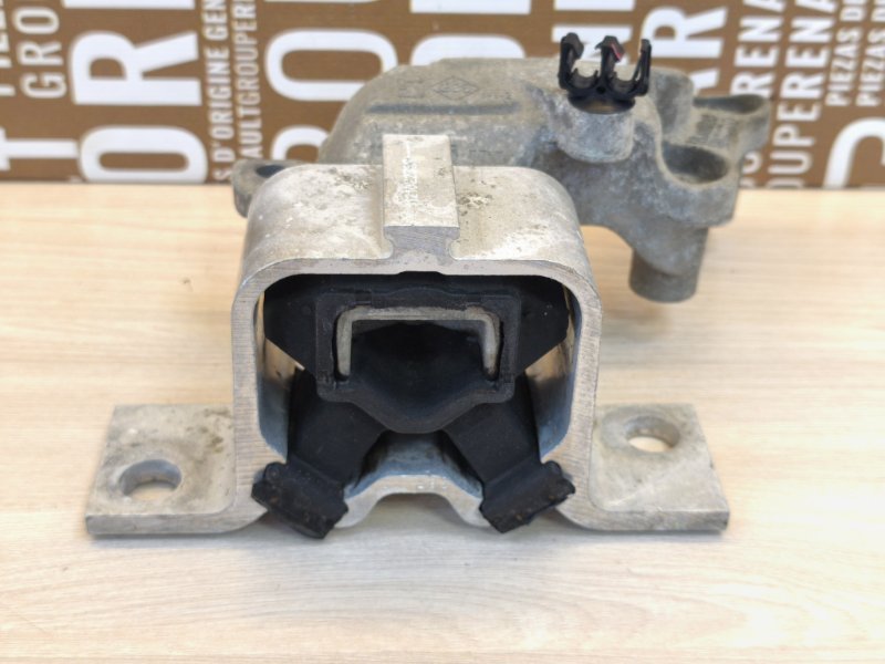 Опора двигателя