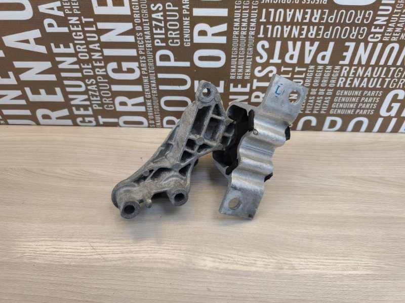 Опора двигателя