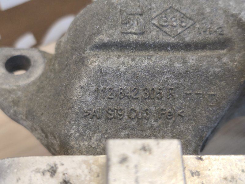 Опора двигателя