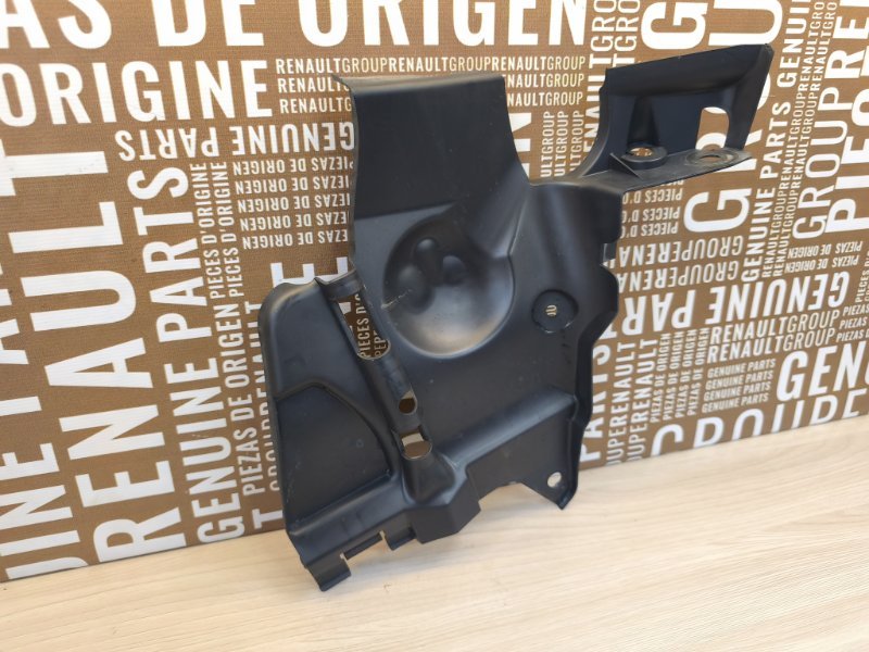 Пыльник двигателя